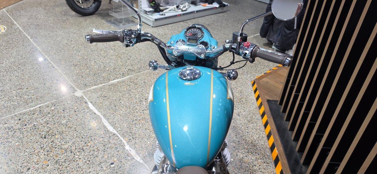 2025 ROYAL ENFIELD CLASSIC 650 ROAD