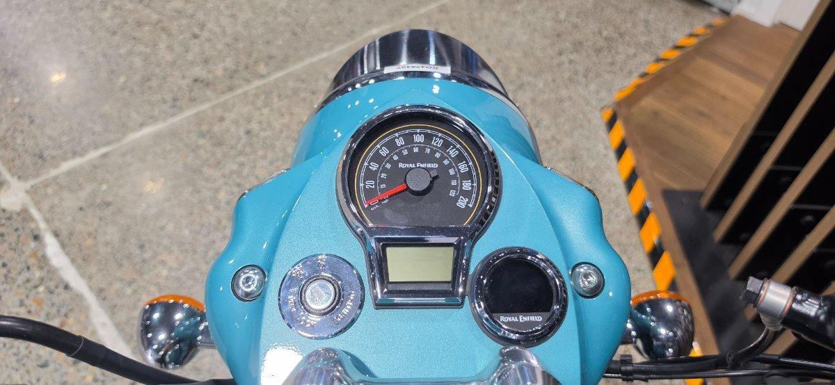 2025 ROYAL ENFIELD CLASSIC 650 ROAD