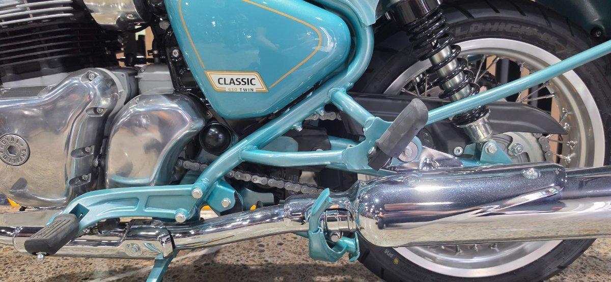 2025 ROYAL ENFIELD CLASSIC 650 ROAD