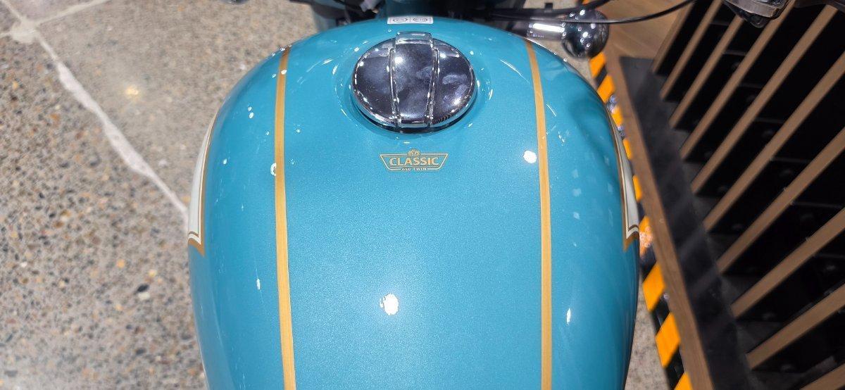 2025 ROYAL ENFIELD CLASSIC 650 ROAD