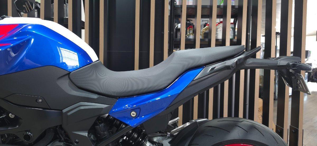 2026 BMW F 900 R ROAD