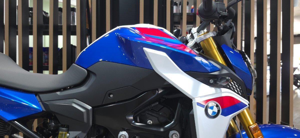 2026 BMW F 900 R ROAD