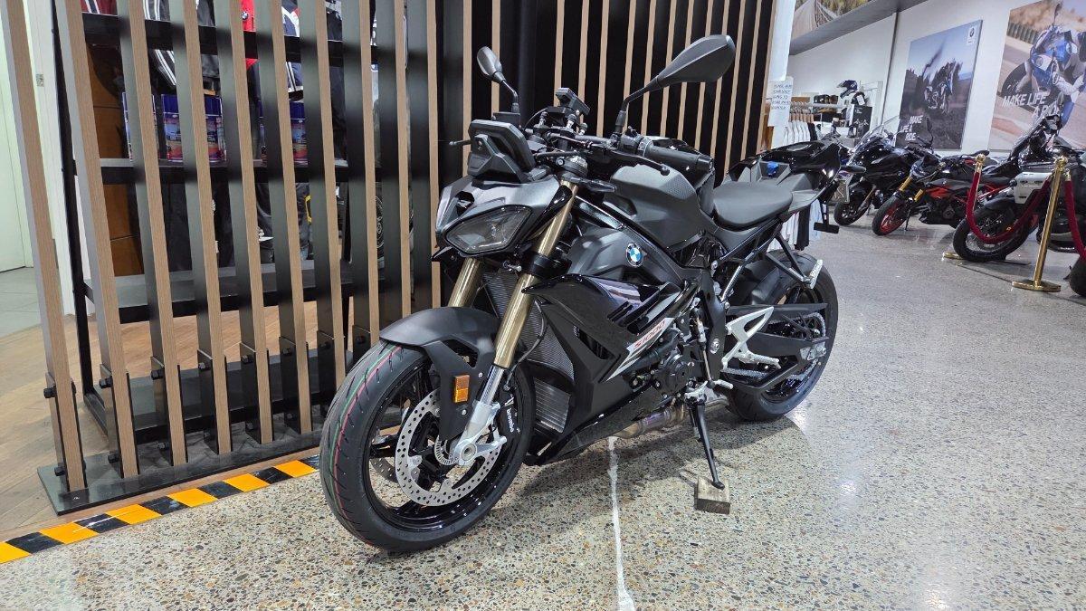 2026 BMW S 1000 R SPORTS