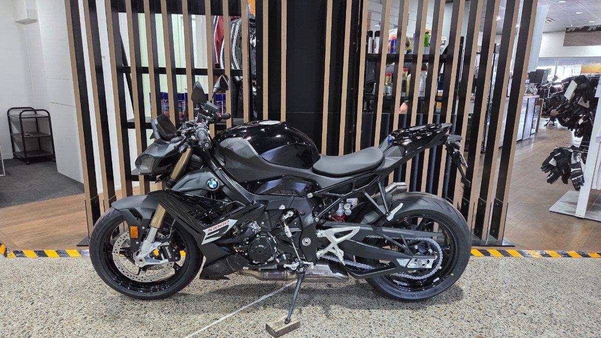 2026 BMW S 1000 R SPORTS