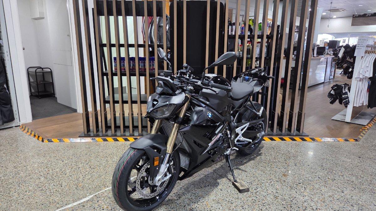 2026 BMW S 1000 R SPORTS