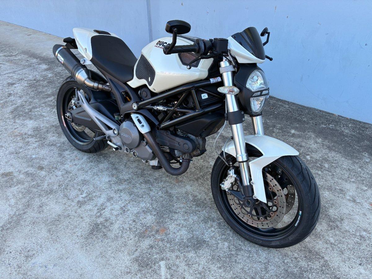 2009 DUCATI MONSTER 696 ROAD