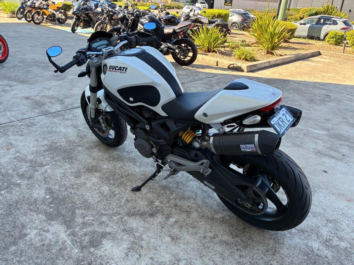 2009 DUCATI MONSTER 696 ROAD