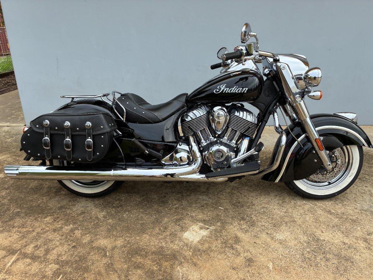 2015 INDIAN CHIEF CLASSIC CRUISER