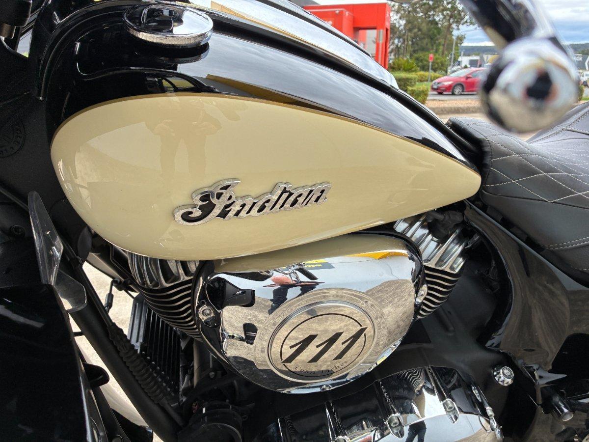 2017 INDIAN ROADMASTER THNDR BLK O/IVY CRM CRUISER