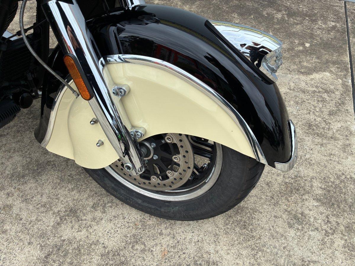 2017 INDIAN ROADMASTER THNDR BLK O/IVY CRM CRUISER