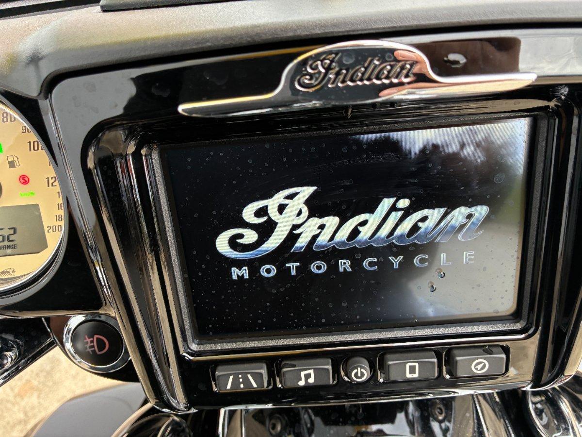 2017 INDIAN ROADMASTER THNDR BLK O/IVY CRM CRUISER