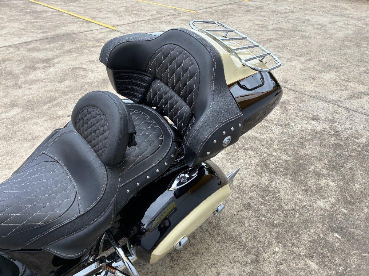 2017 INDIAN ROADMASTER THNDR BLK O/IVY CRM CRUISER