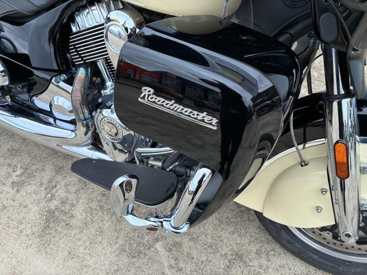 2017 INDIAN ROADMASTER THNDR BLK O/IVY CRM CRUISER