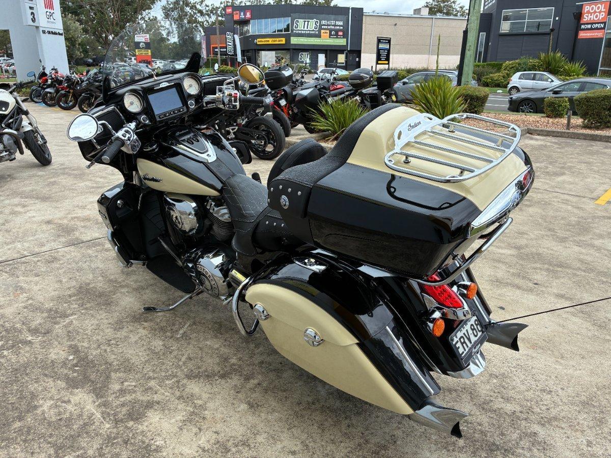 2017 INDIAN ROADMASTER THNDR BLK O/IVY CRM CRUISER