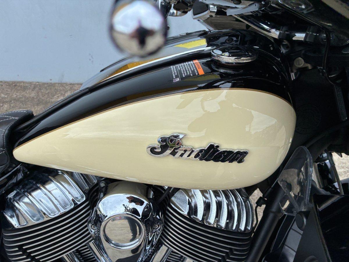 2017 INDIAN ROADMASTER THNDR BLK O/IVY CRM CRUISER