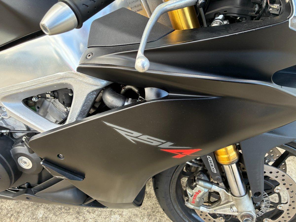 2014 APRILIA RSV4 R SPORTS