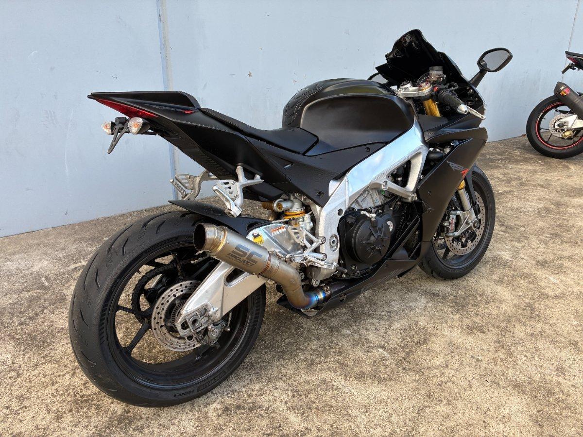 2014 APRILIA RSV4 R SPORTS