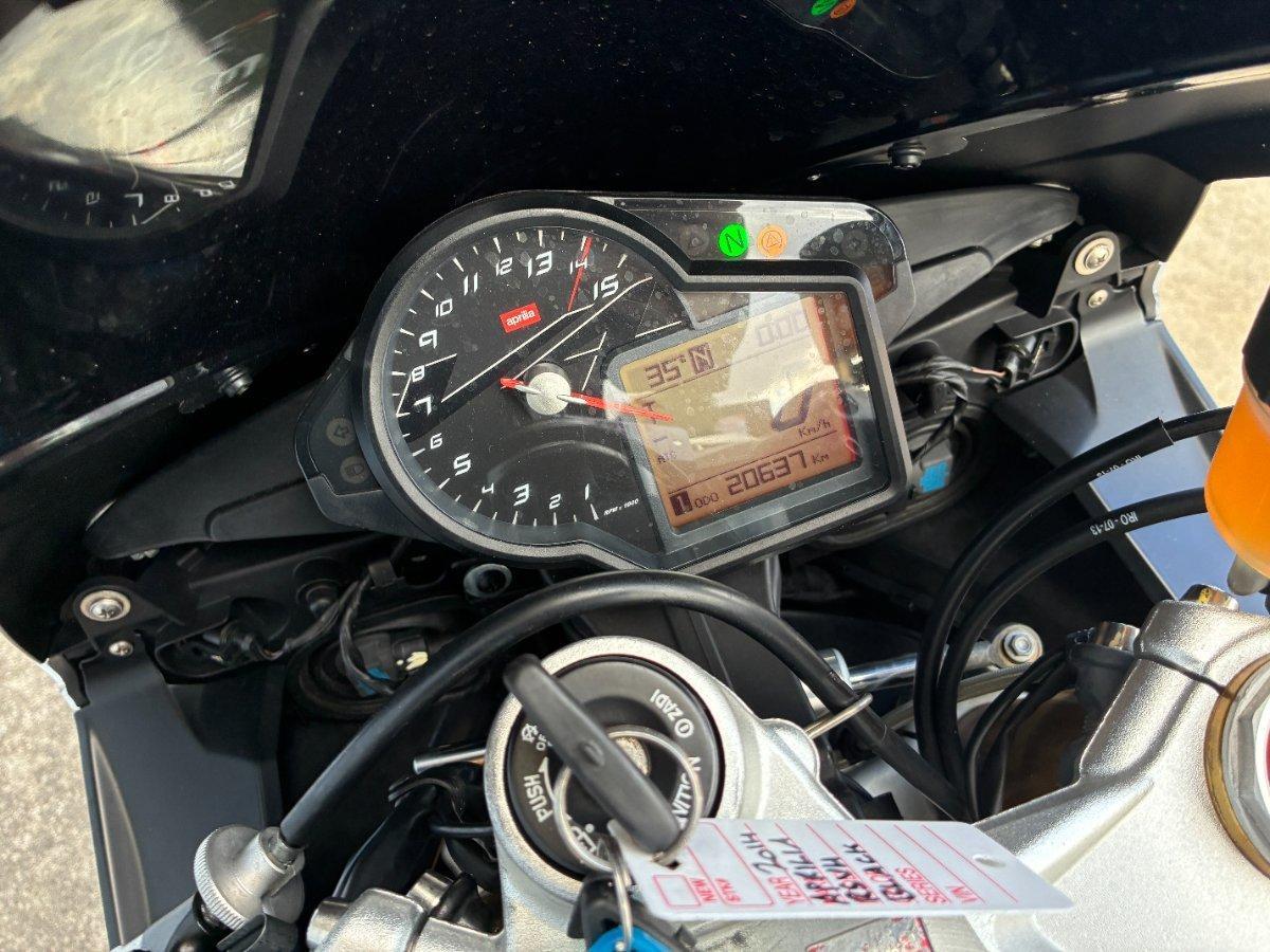 2014 APRILIA RSV4 R SPORTS