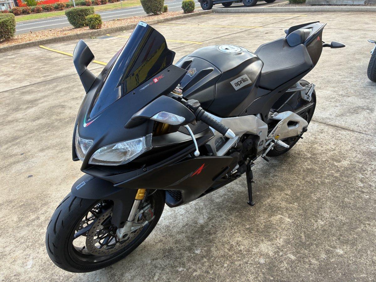 2014 APRILIA RSV4 R SPORTS
