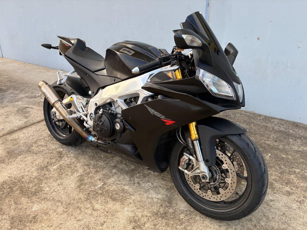 2014 APRILIA RSV4 R SPORTS