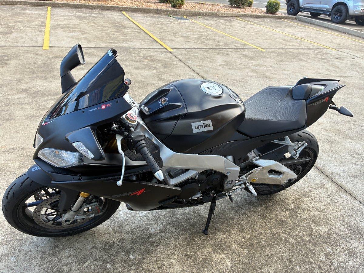 2014 APRILIA RSV4 R SPORTS