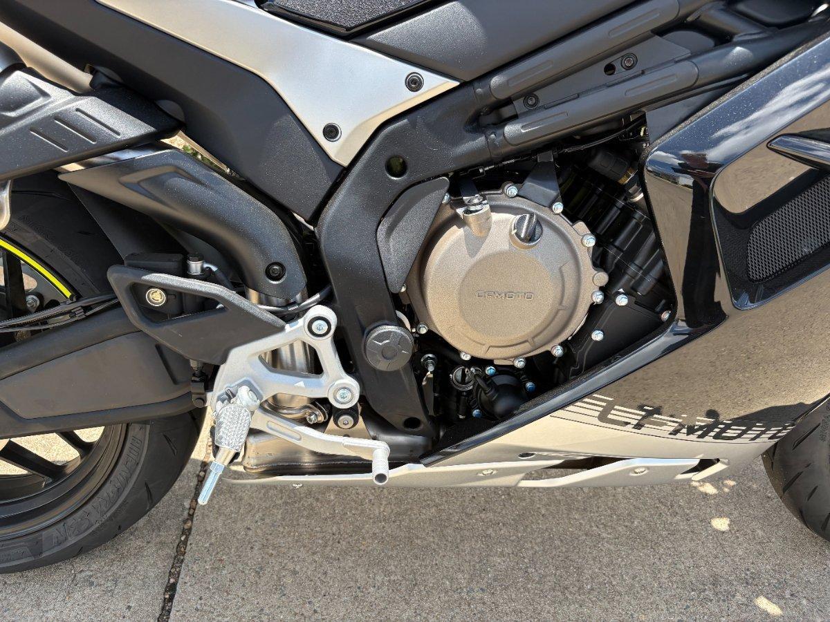 2025 CF MOTO 500 SR VOOM SPORTS