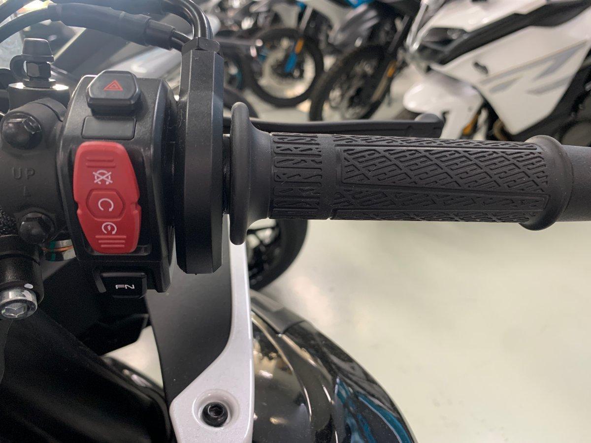 2025 CF MOTO 675 SR-R SPORTS
