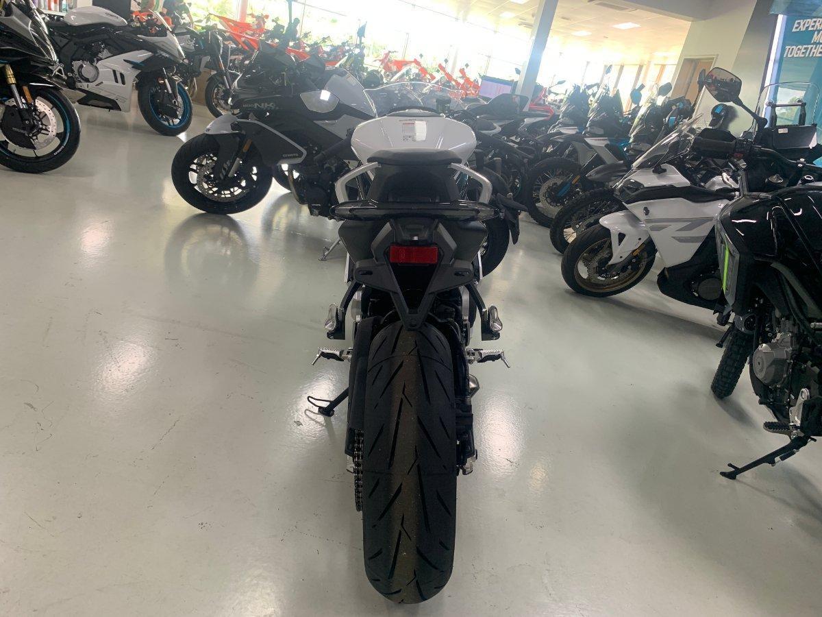 2025 CF MOTO 675 SR-R SPORTS