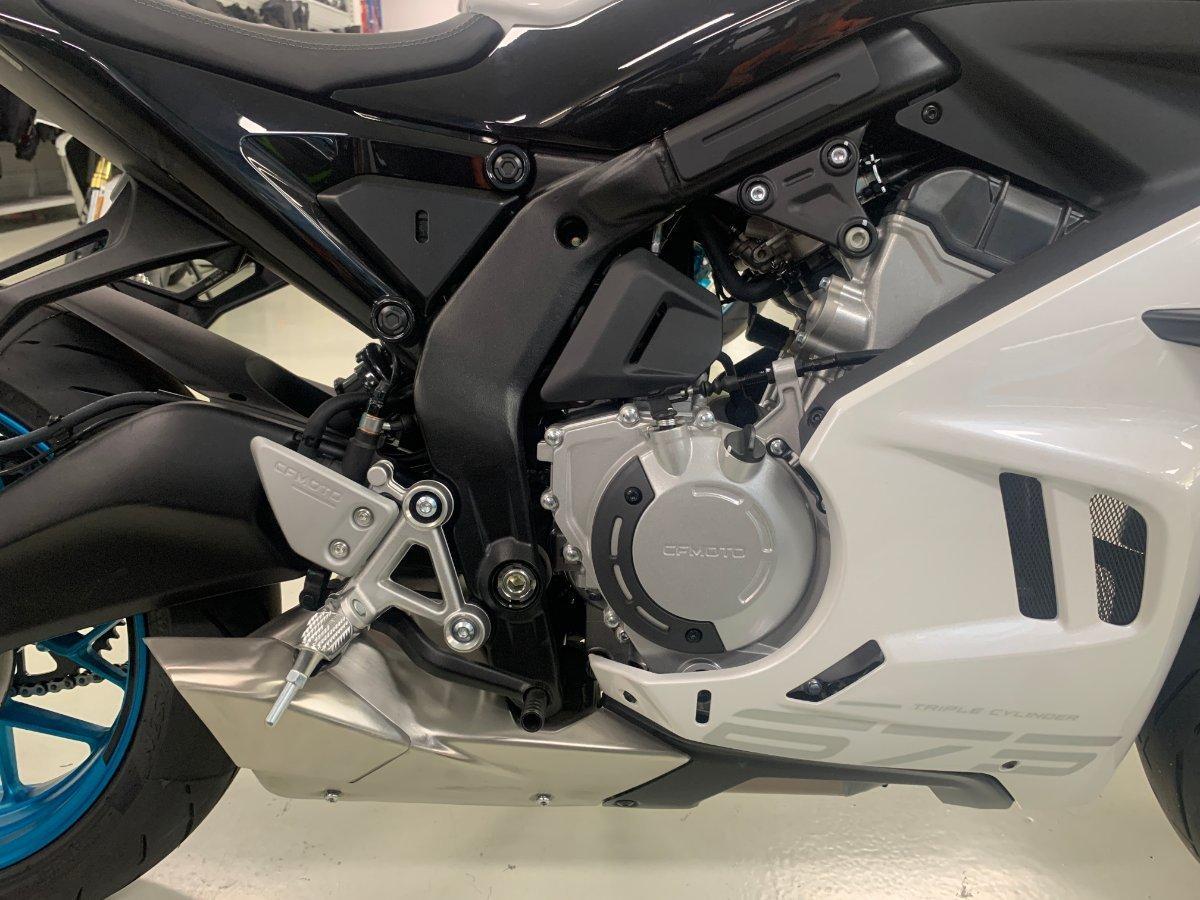 2025 CF MOTO 675 SR-R SPORTS