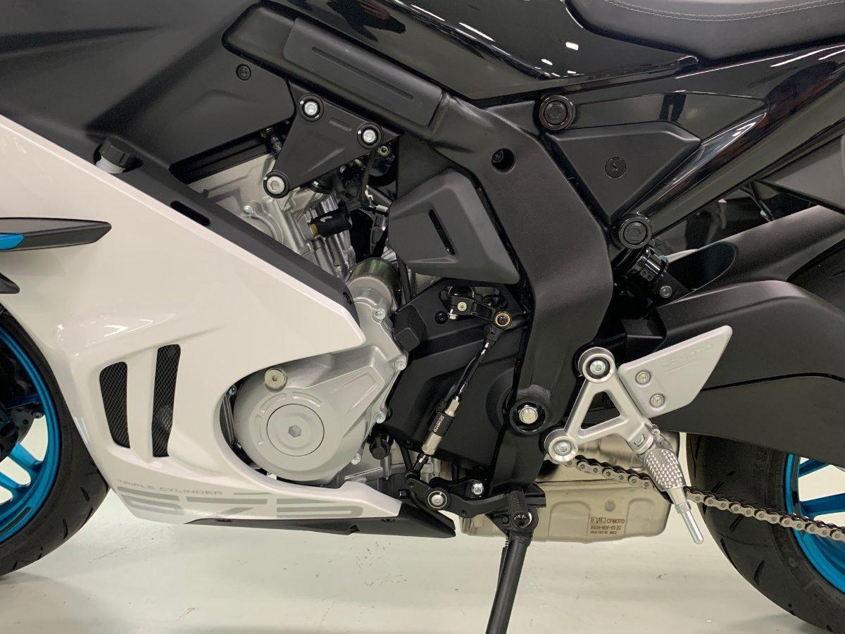 2025 CF MOTO 675 SR-R SPORTS