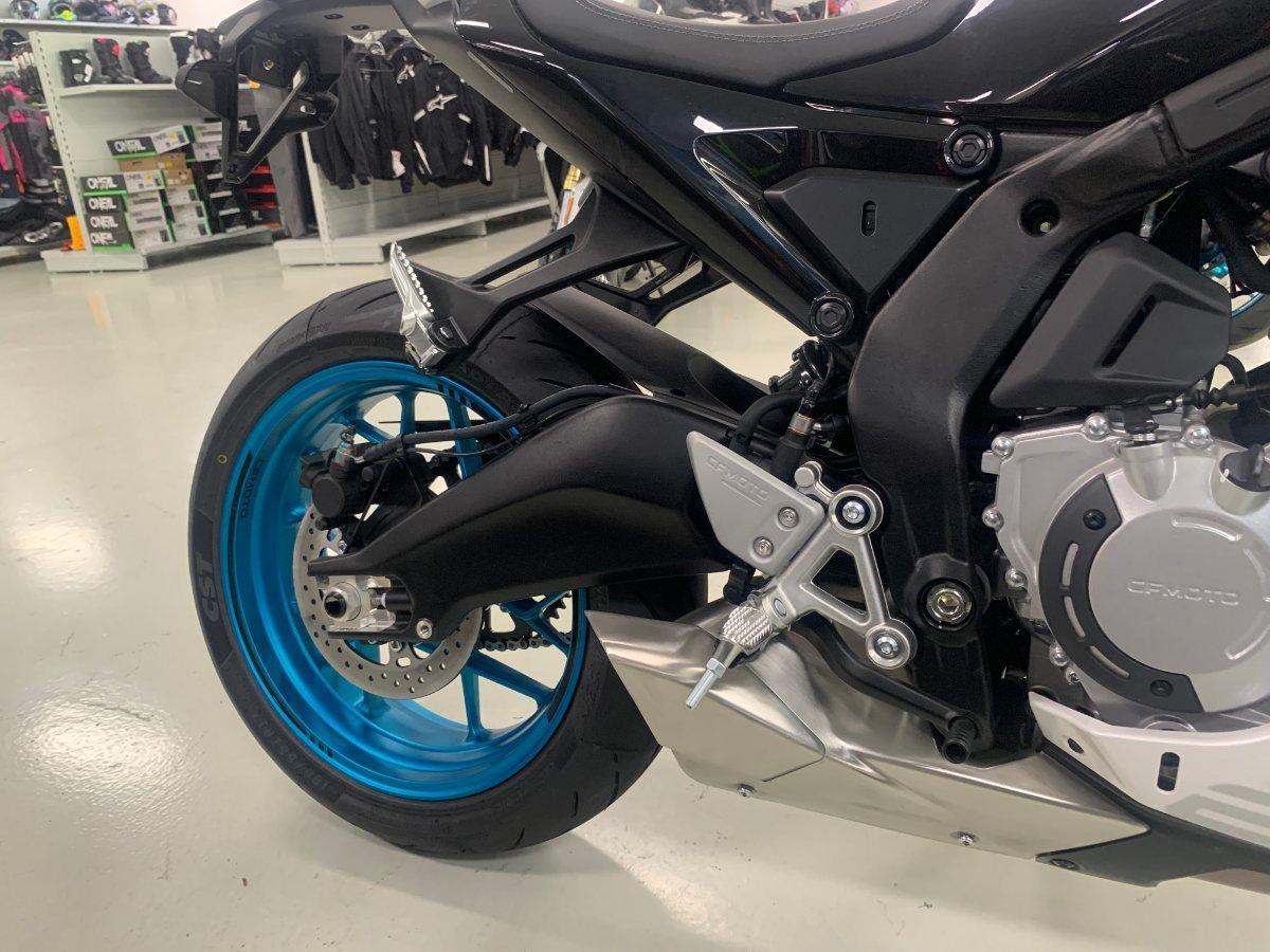 2025 CF MOTO 675 SR-R SPORTS