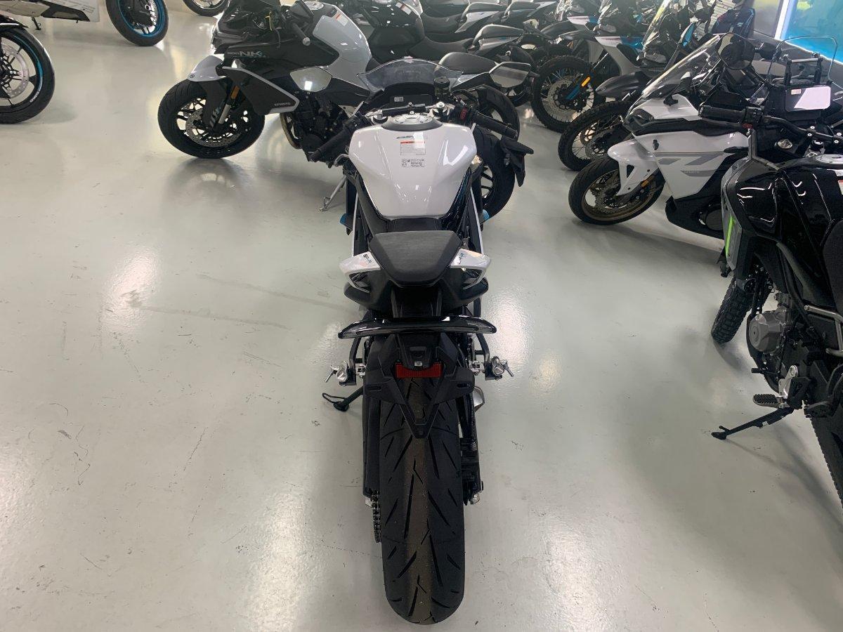 2025 CF MOTO 675 SR-R SPORTS