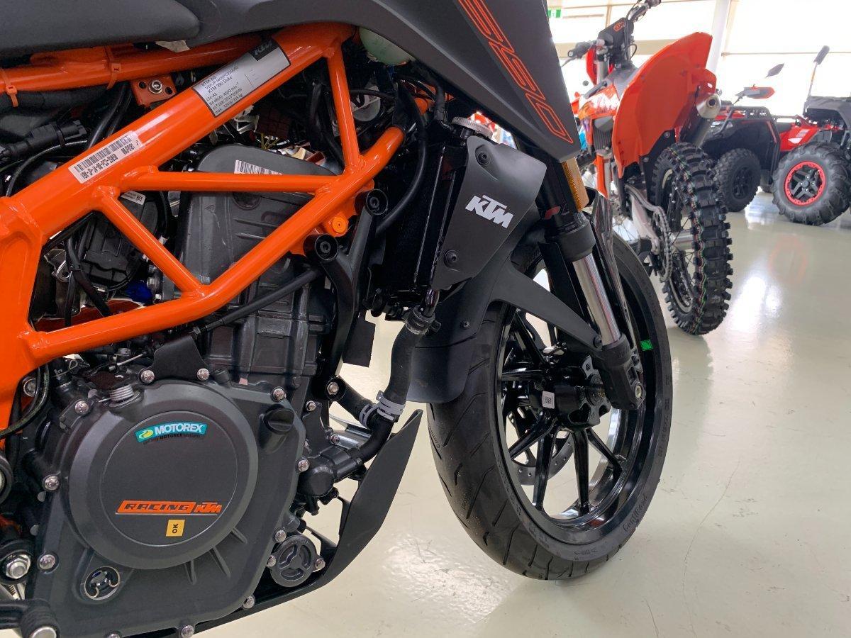 2025 KTM 390 DUKE ROAD