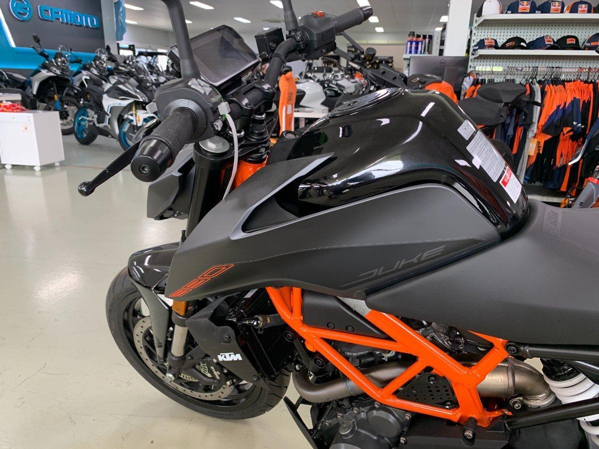 2025 KTM 390 DUKE ROAD