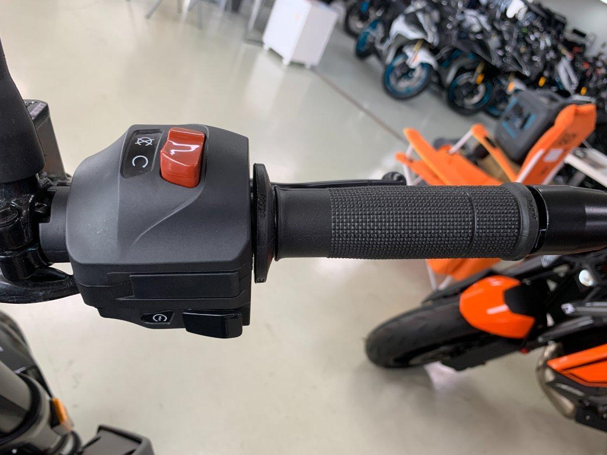2025 KTM 390 DUKE ROAD