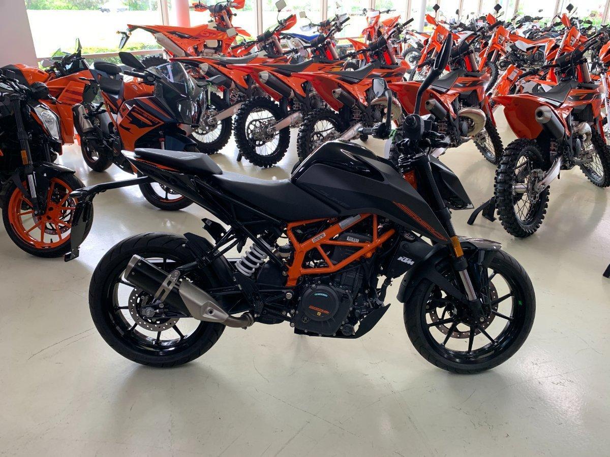 2025 KTM 390 DUKE ROAD