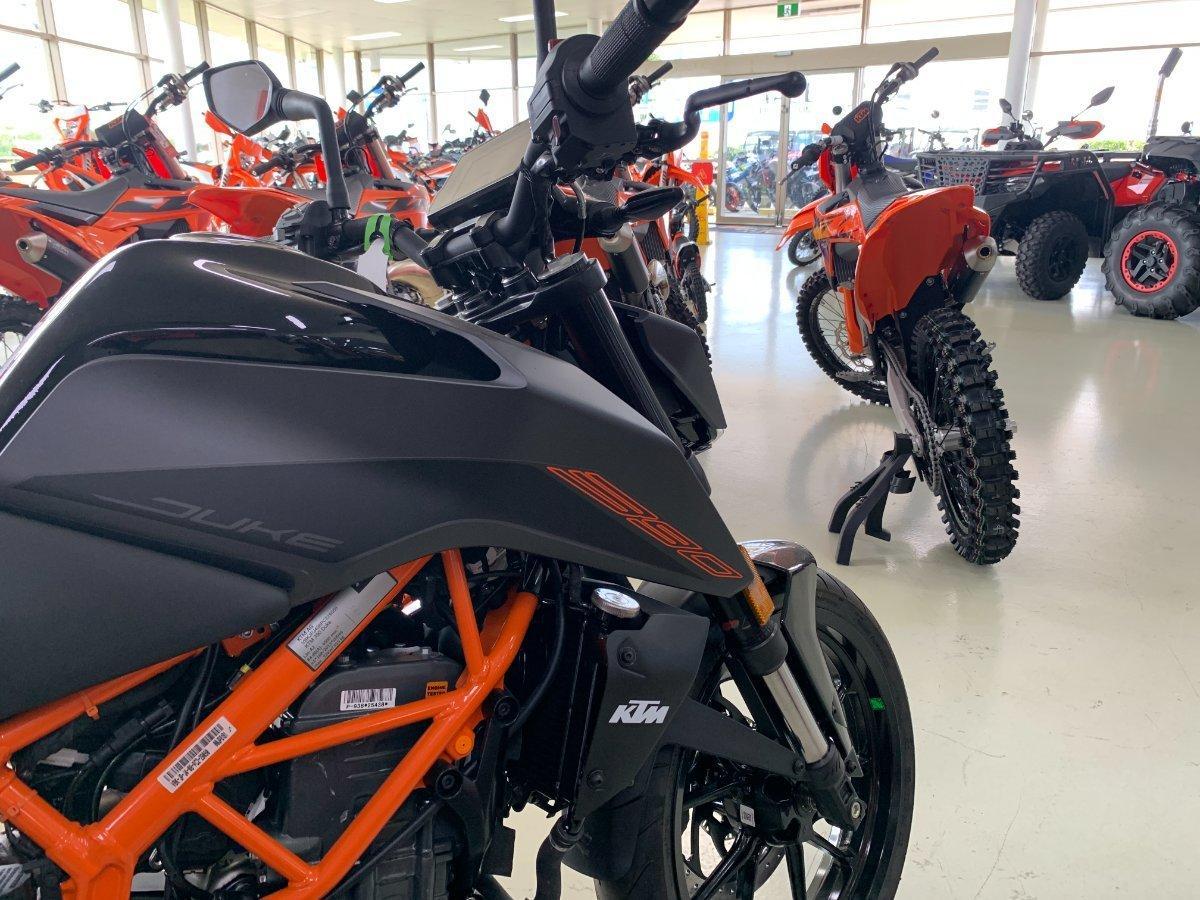 2025 KTM 390 DUKE ROAD