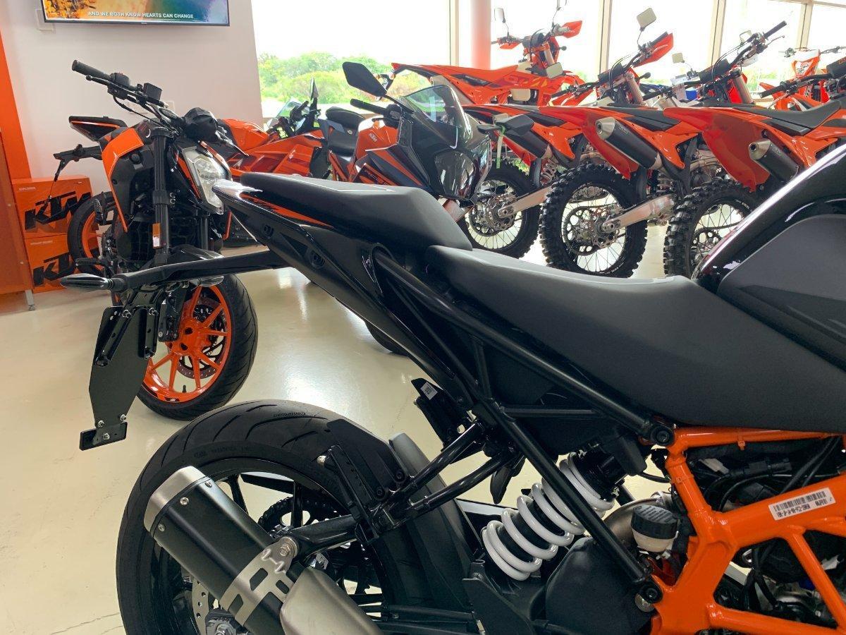 2025 KTM 390 DUKE ROAD