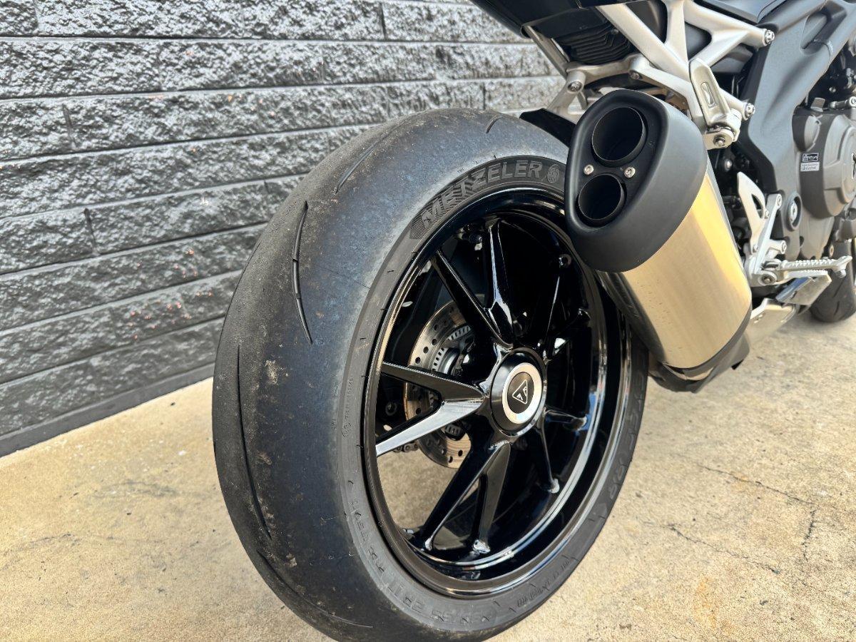 2021 TRIUMPH STREET TRIPLE RS ROAD