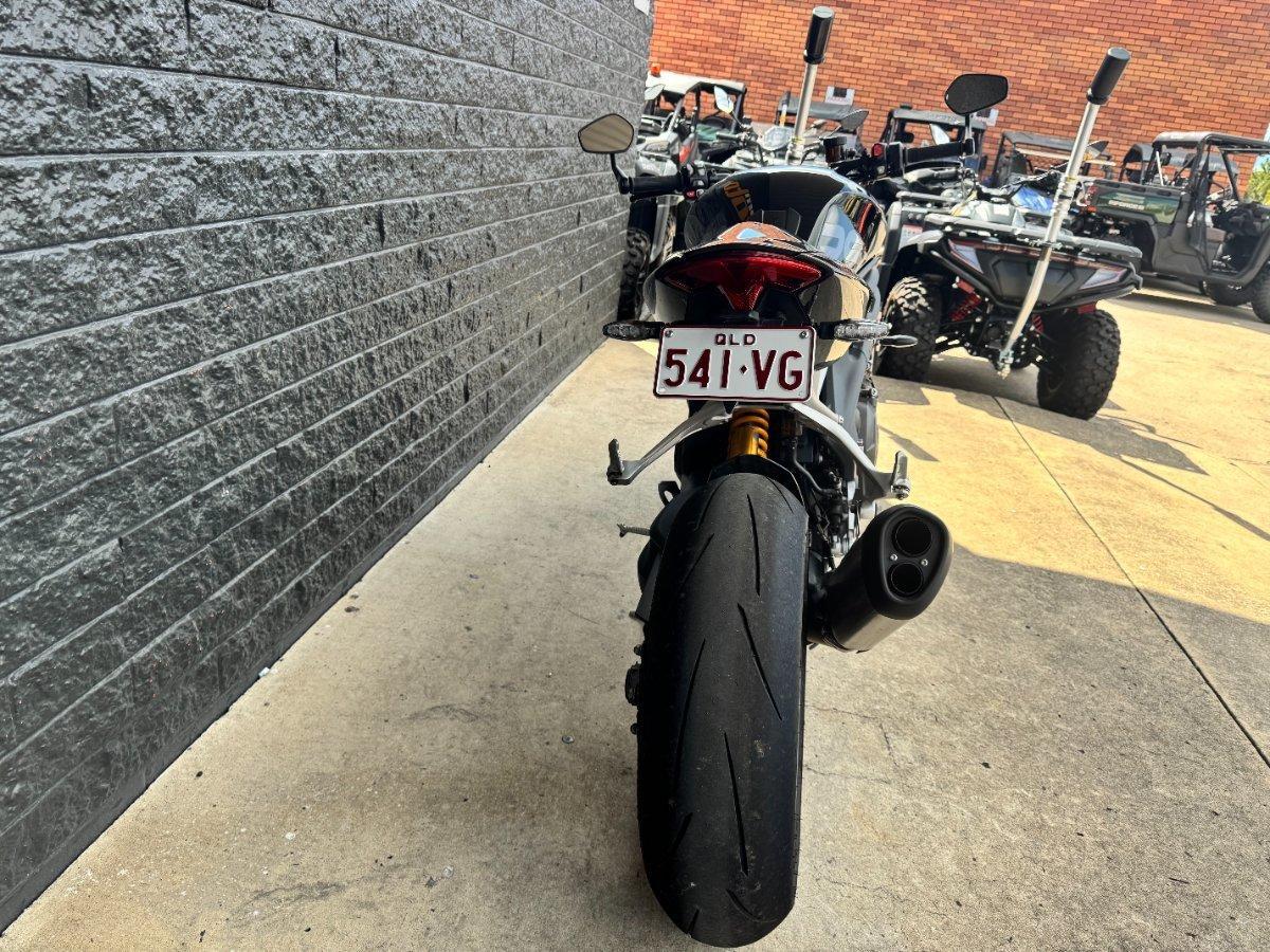 2021 TRIUMPH STREET TRIPLE RS ROAD