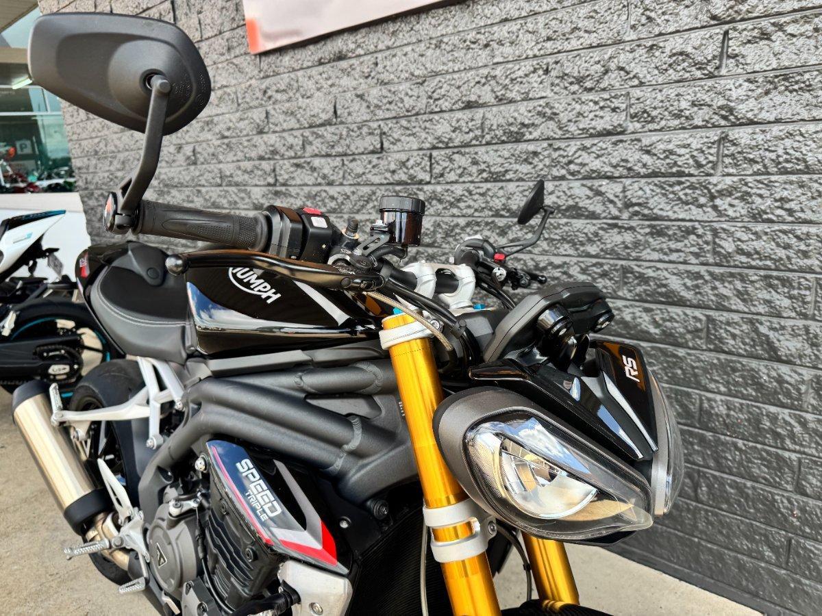 2021 TRIUMPH STREET TRIPLE RS ROAD
