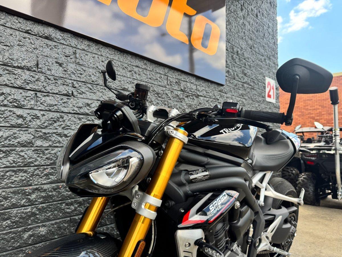 2021 TRIUMPH STREET TRIPLE RS ROAD
