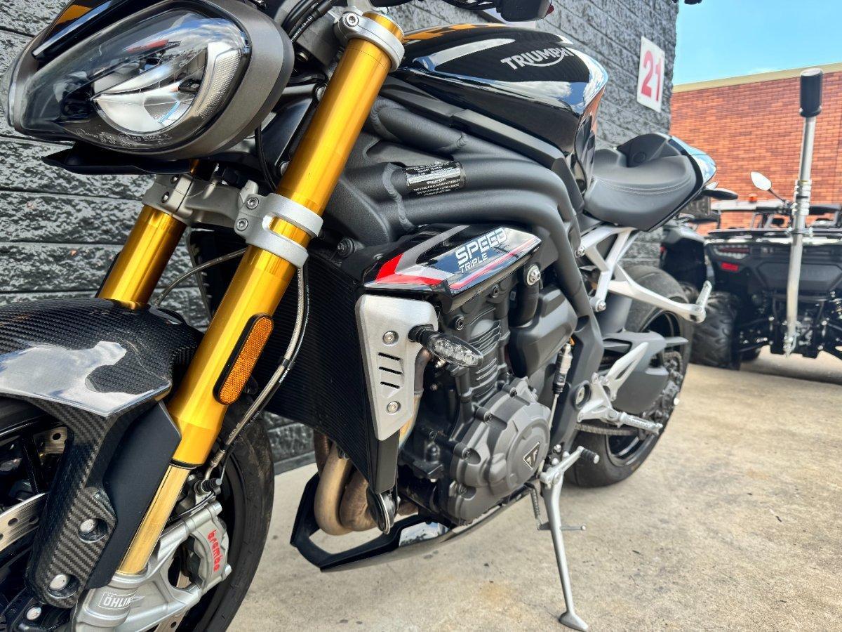 2021 TRIUMPH STREET TRIPLE RS ROAD