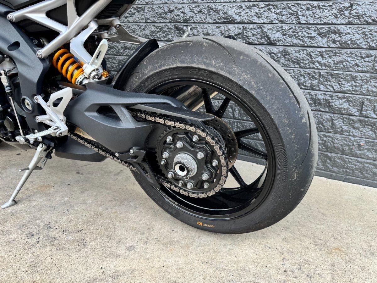 2021 TRIUMPH STREET TRIPLE RS ROAD