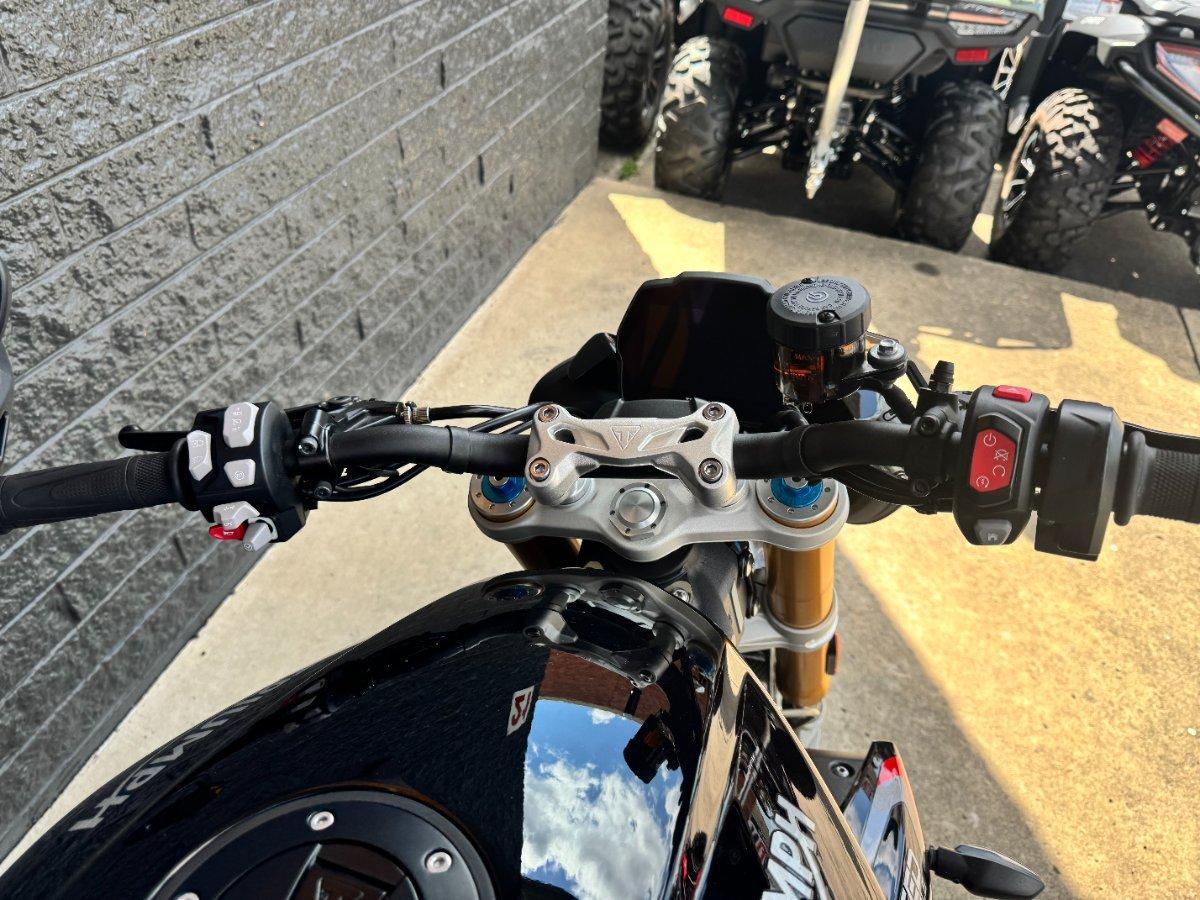 2021 TRIUMPH STREET TRIPLE RS ROAD