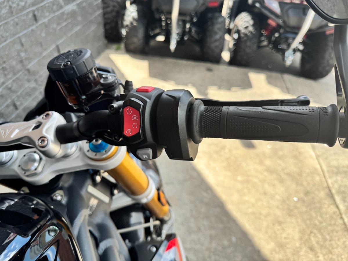 2021 TRIUMPH STREET TRIPLE RS ROAD