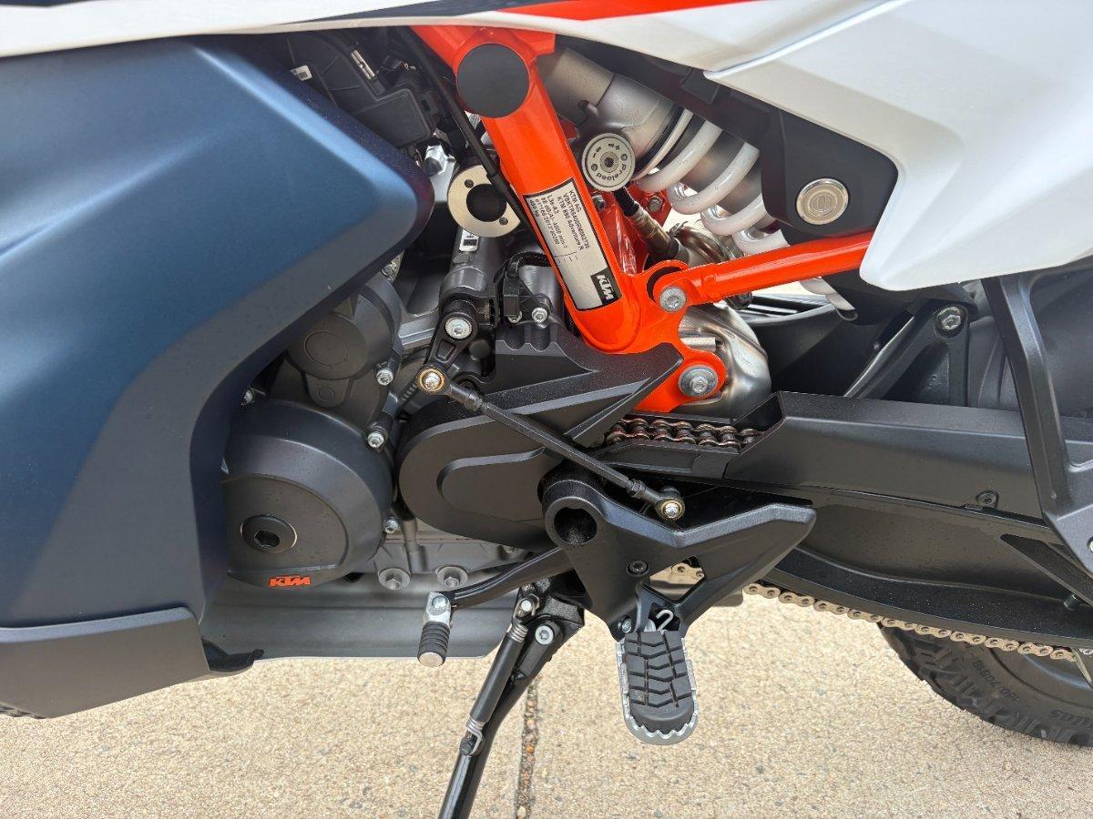 2025 KTM 890 ADVENTURE R DUAL SPORTS