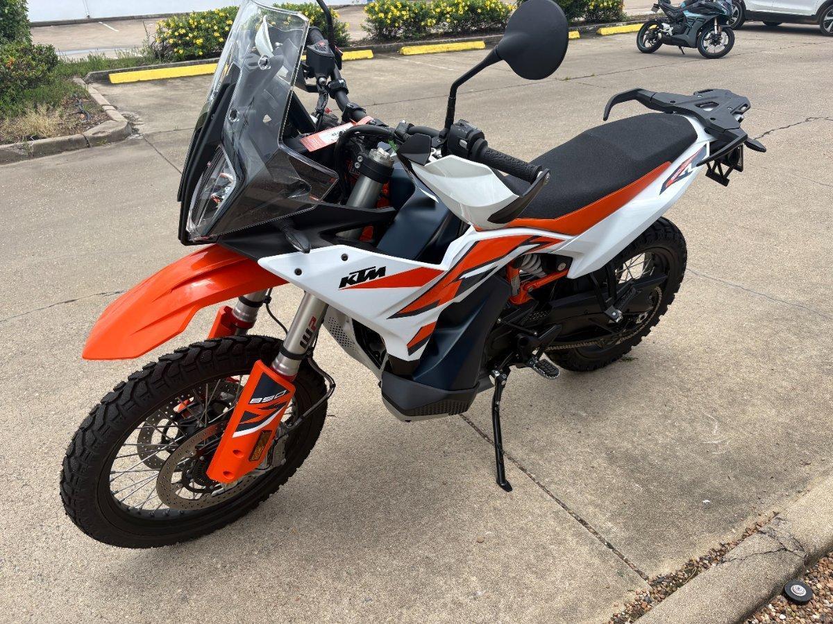2025 KTM 890 ADVENTURE R DUAL SPORTS