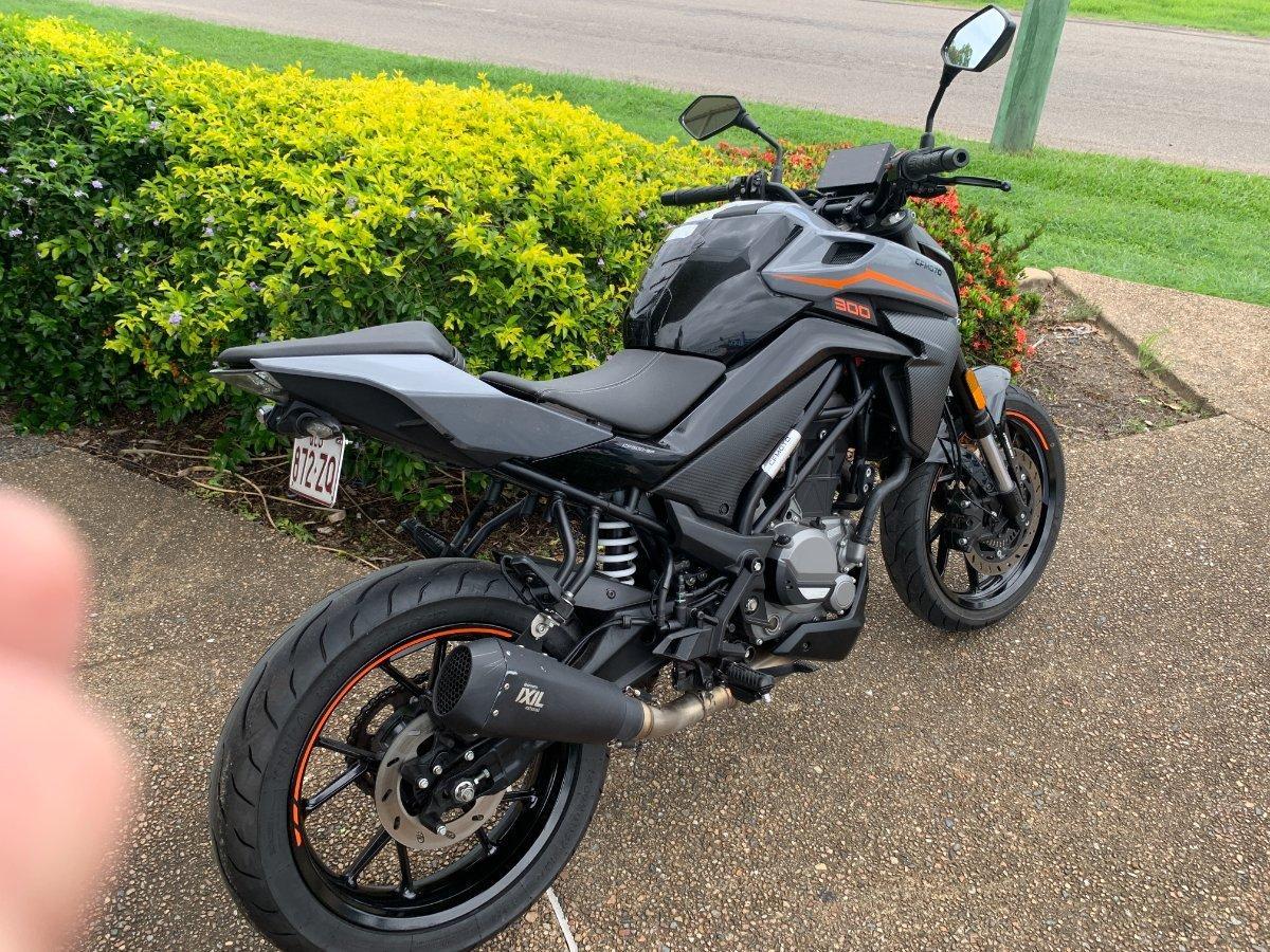 2023 CF MOTO 300 NK ABS ROAD
