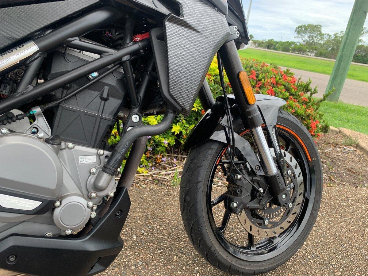 2023 CF MOTO 300 NK ABS ROAD